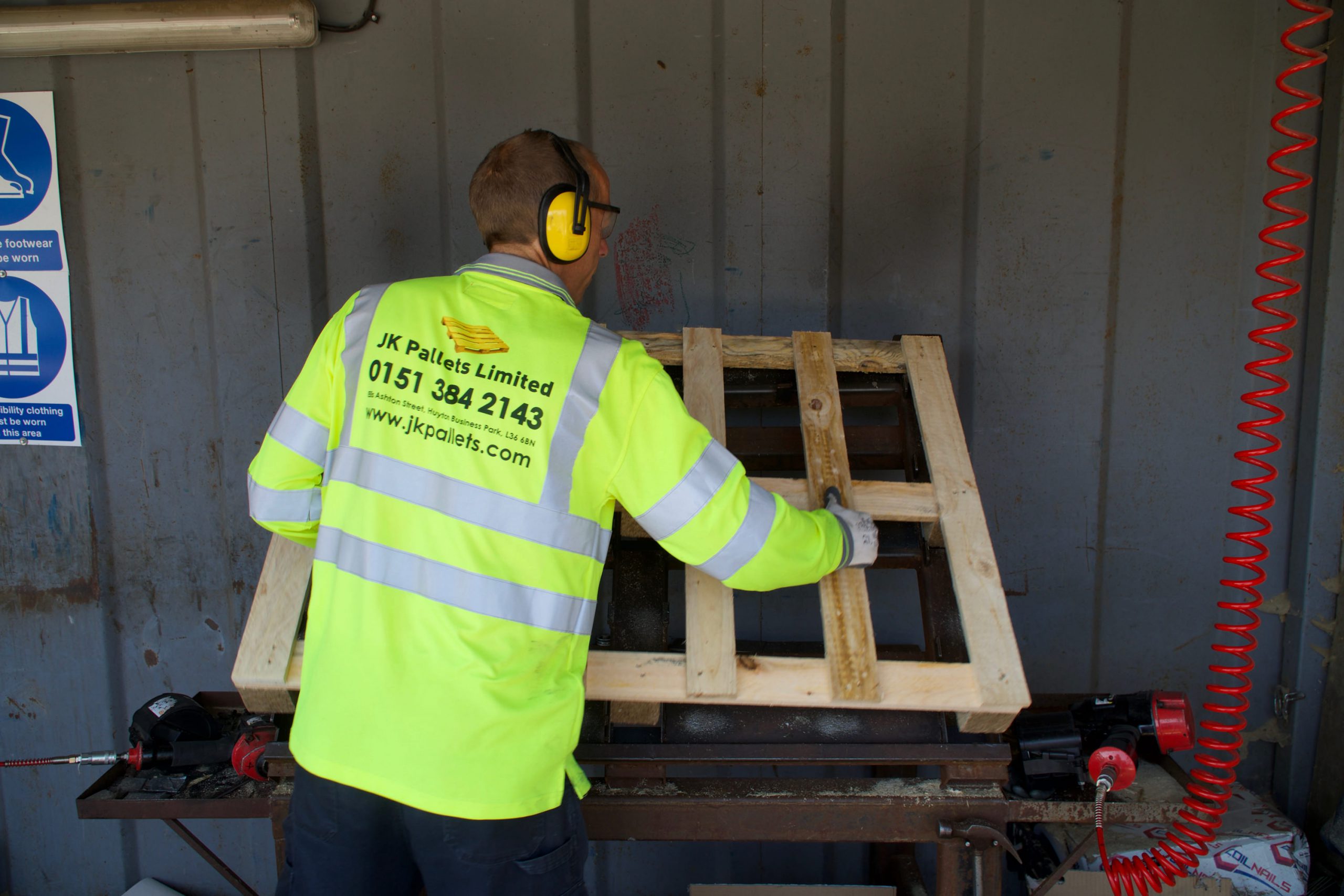 Buy quality new and used pallets